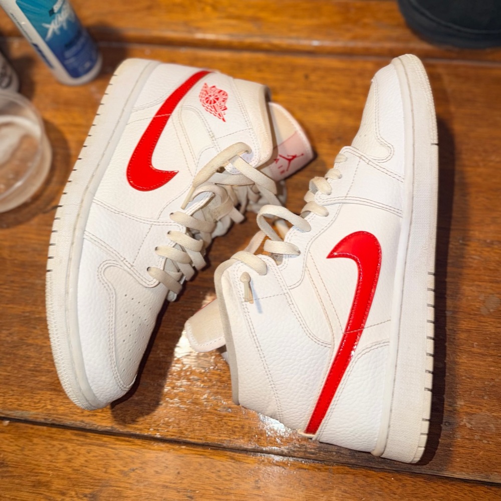 Nike Womens Air Jordan 1 Mid Sneakers Size 11 - Picture 2 of 8